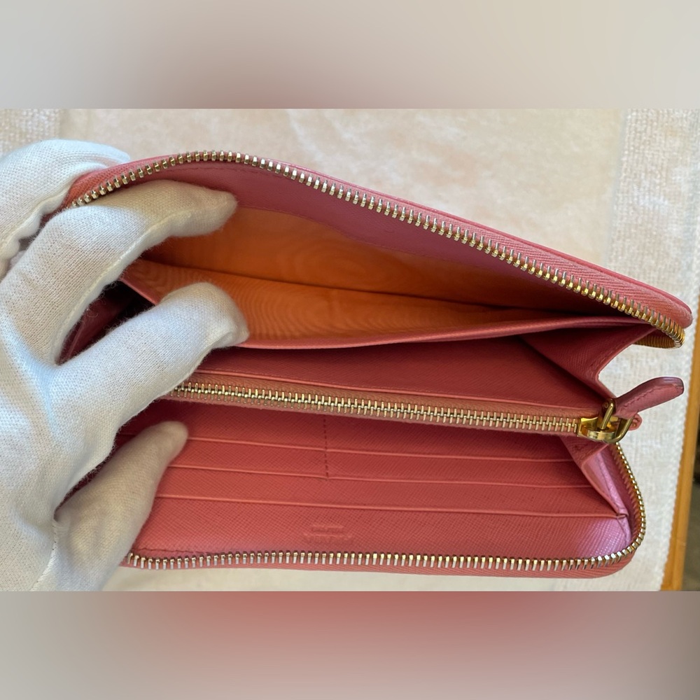 Prada Vintage Authentic Barbie Pink Saffiano Leather Long Zippy Wallet - Picture 6 of 16